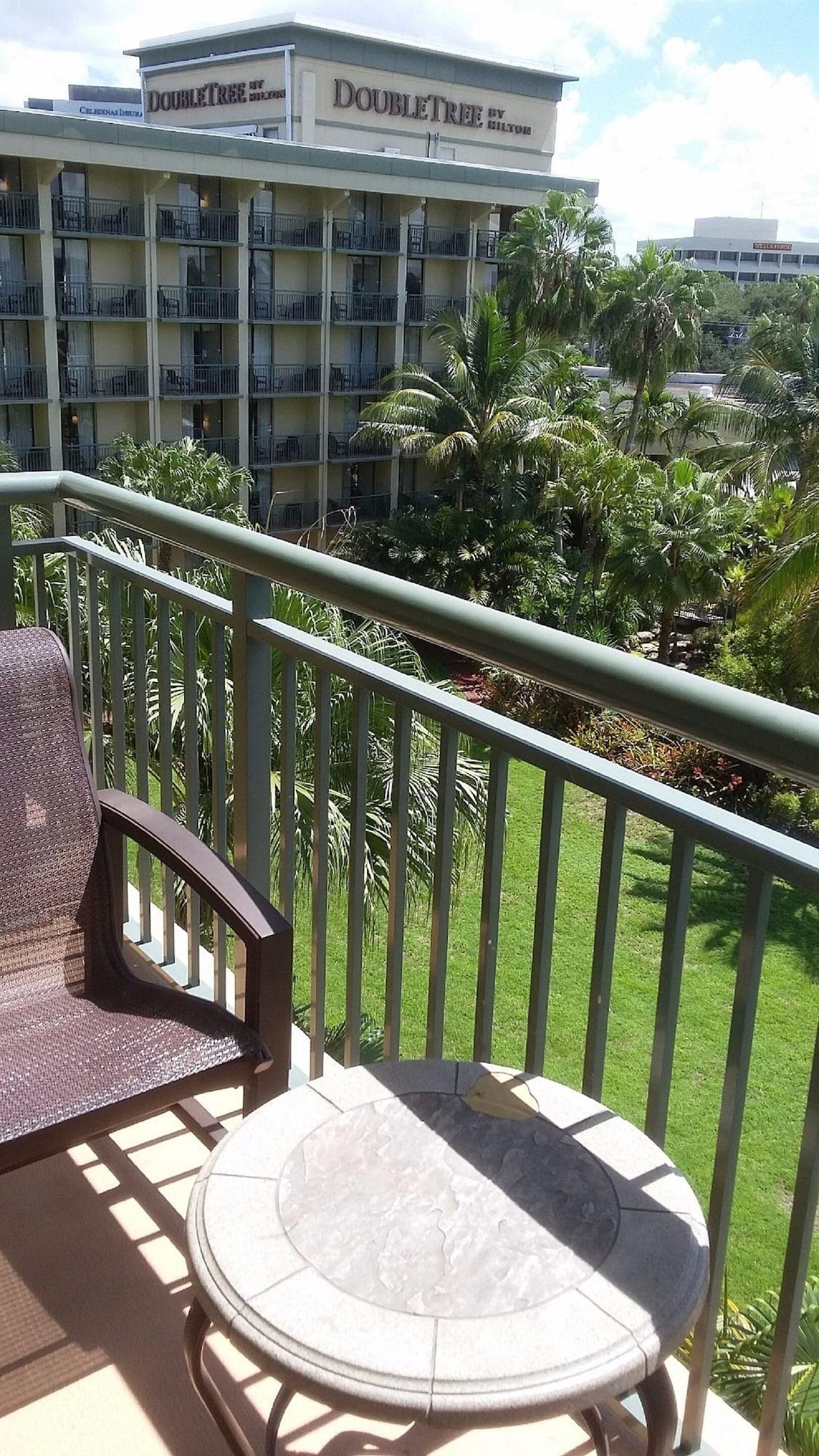 棕榈滩花园希尔顿逸林酒店 外观 照片